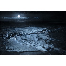 Close Waves at Night - Cuadrostock