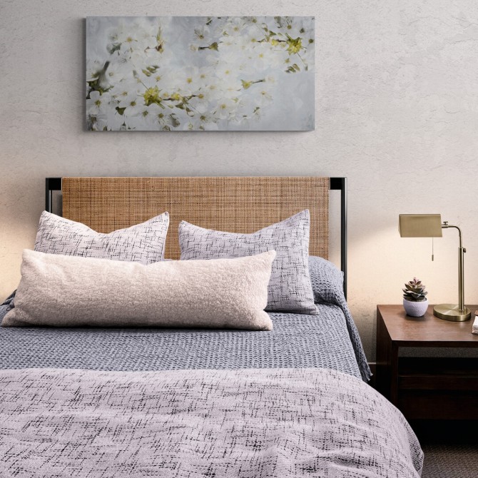 Cuadro para dormitorio - More White Flowers In Grey - Cuadrostock